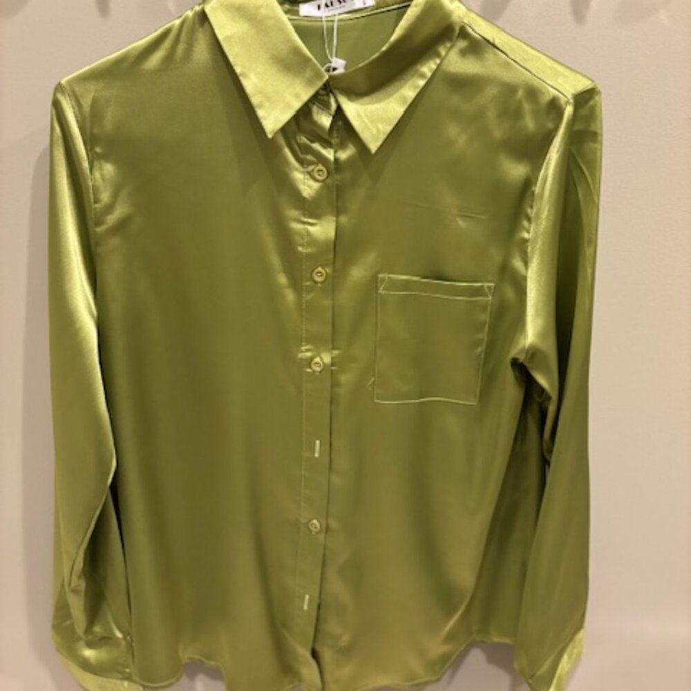 NWT Pausus Silk Olive Green Button Down Long Sleeve Slim Fit Blouse